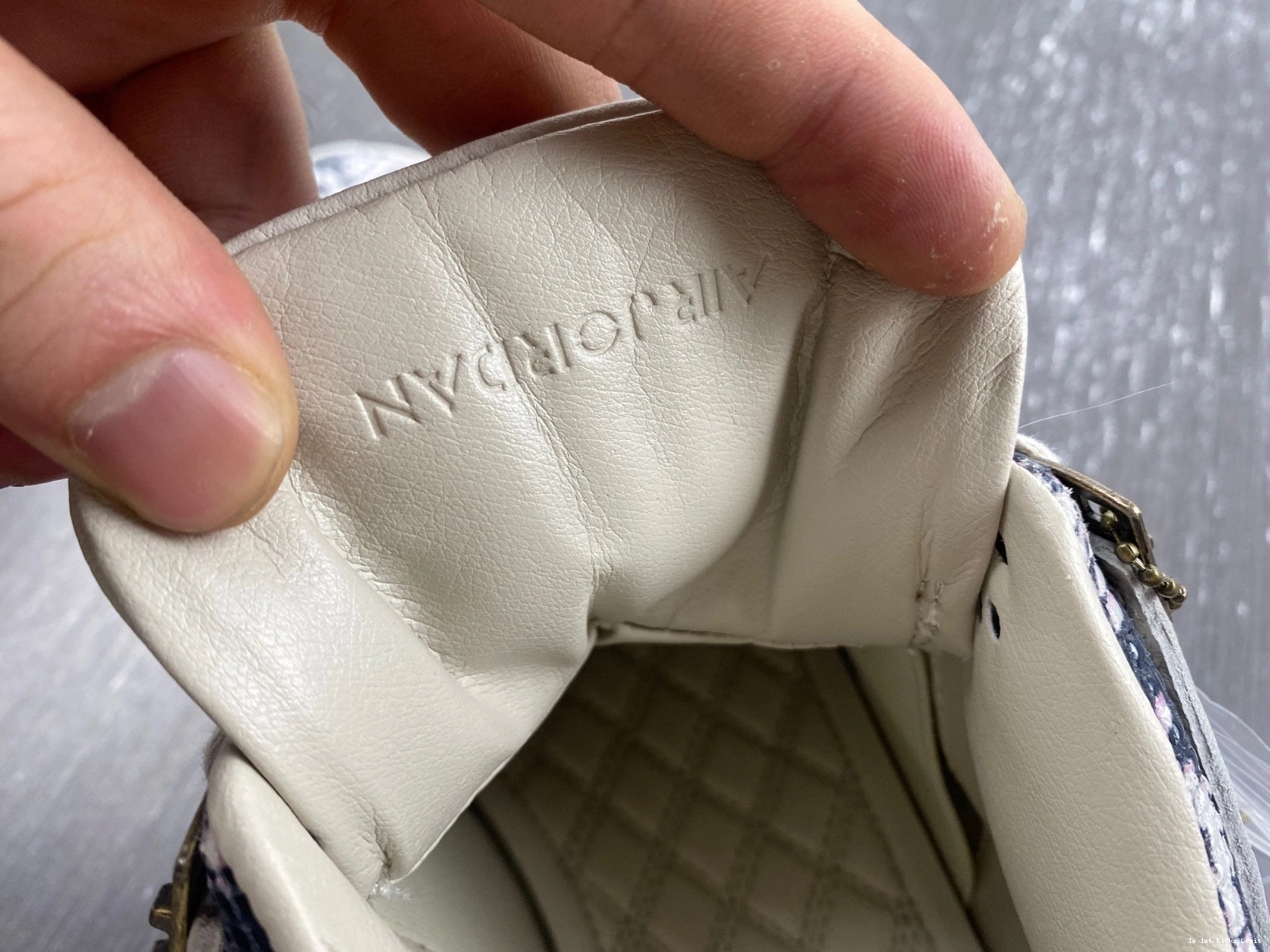 819139-030 Retro Snakeskin 4 Jordan - 0320